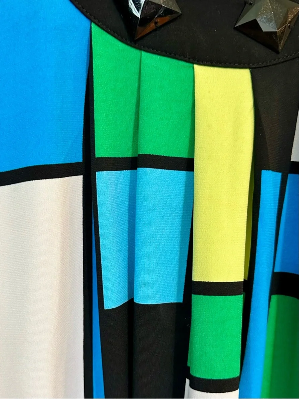 Sandra & Andre Blue & Green Geometric Sleeveless Tank with Black Bead Trim - L - Picture 5 of 6